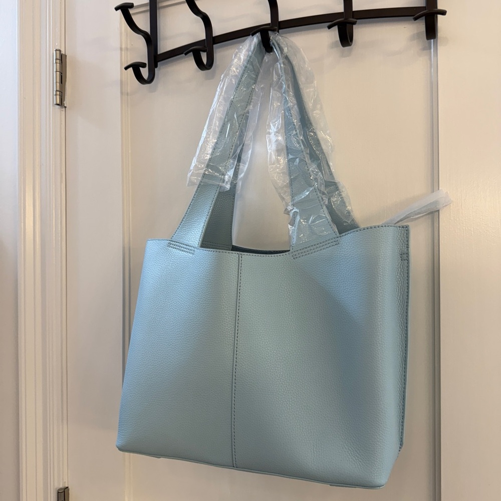 NWT Hobo Vida Tote Starlight Blue Great Spring/Summer Color